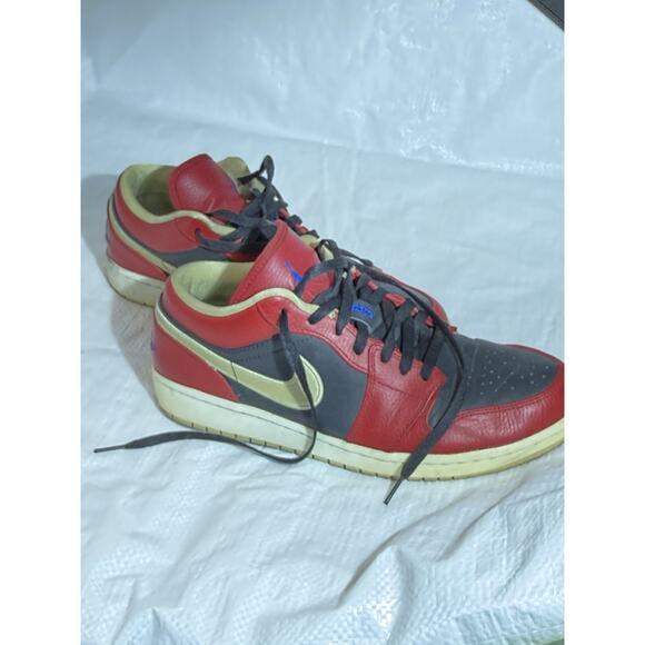 Nike Jordan 1 Retro Low Gym Red Gold Sneakers 553558-613 Sz 11 .5 M Mens OG 2013 - Picture 1 of 7